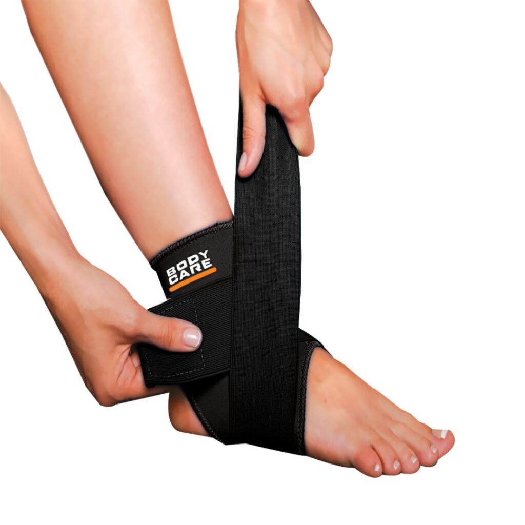 BC 1402E TOBILLERA C/AJUSTE EN 8 NEGRA (BODY CARE) (PM) PROMO 13% DESC.
